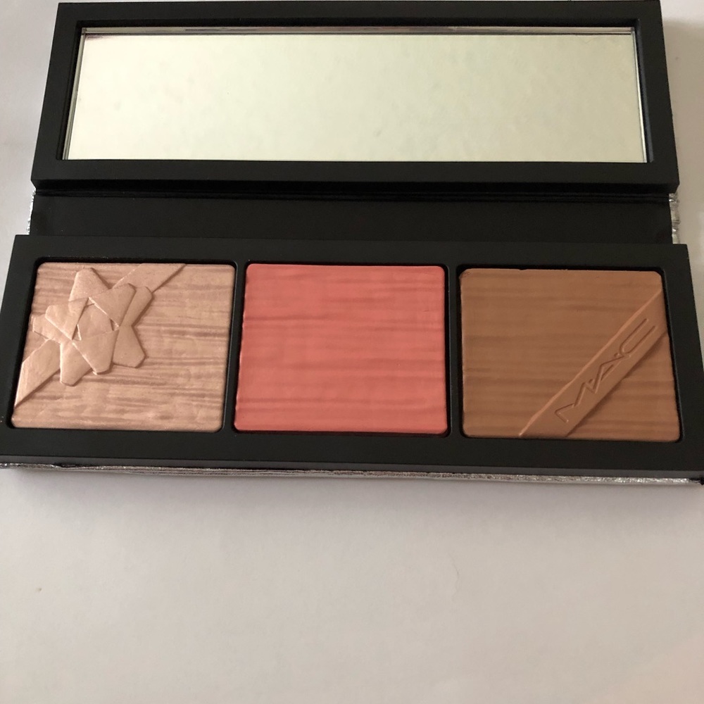 MAC Face Compact fair